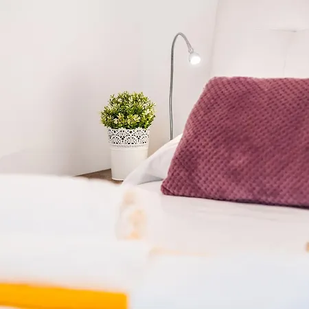 Апартаменты 483A Stylish 1 Bedroom, Pool, Terrace, Wifi *