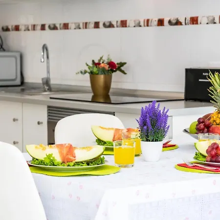 Апартаменты 483A Stylish 1 Bedroom, Pool, Terrace, Wifi