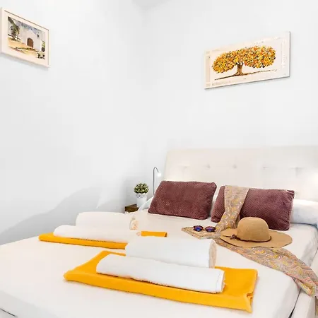 483A Stylish 1 Bedroom, Pool, Terrace, Wifi Адехе